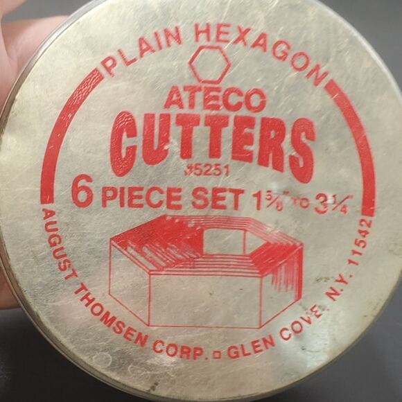 Ateco Cutters 6 Piece Set Hexagon #5251  1 5/8" to 3 1/4" in storage tin - Picture 1 of 6